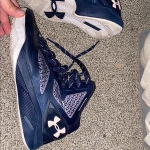 Used Women’s Under Armour basketball sneakers